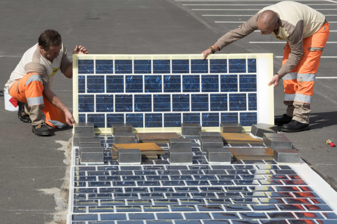 The Construction of Solar Roadways